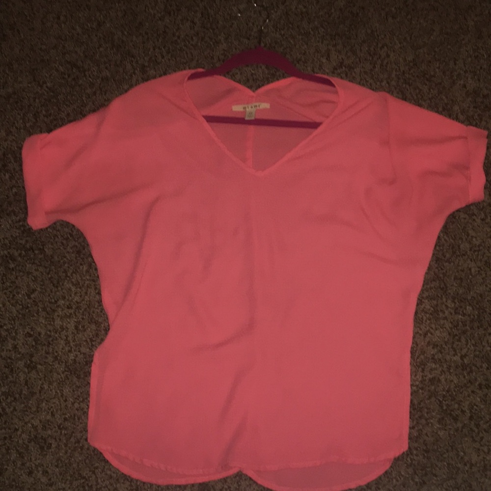 Hot pink boutique top!